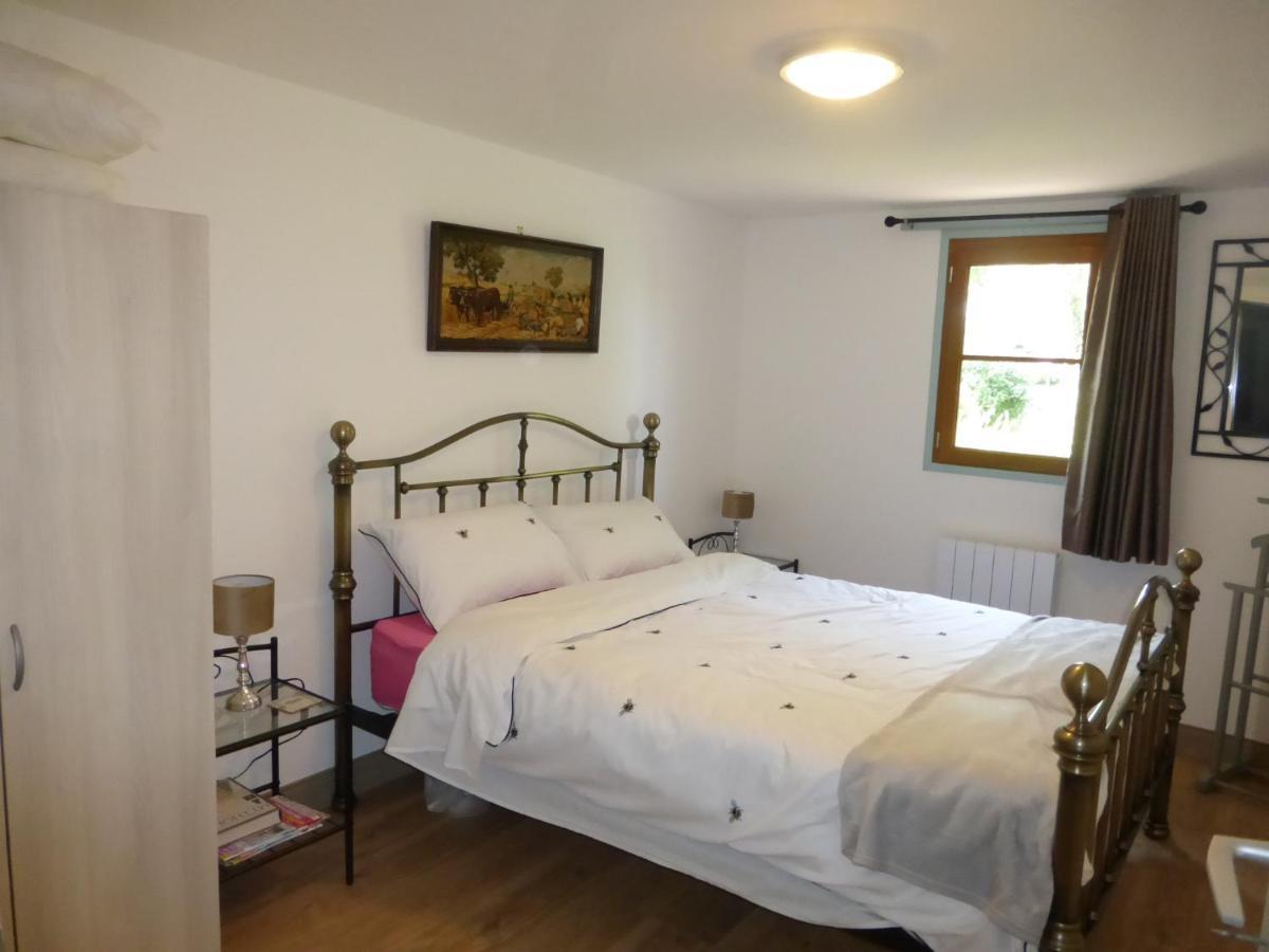 Bed and Breakfast Chez Kate Charroux  Exterior foto