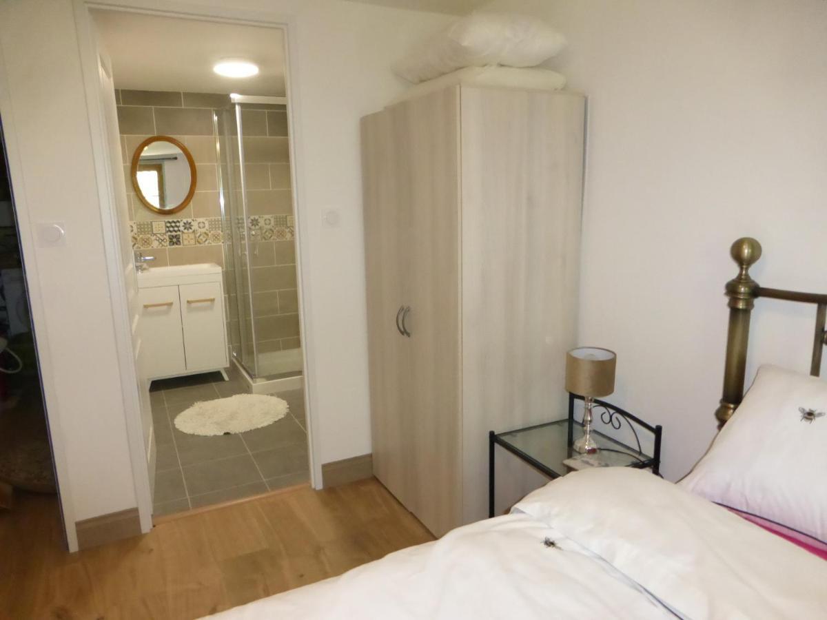 Bed and Breakfast Chez Kate Charroux  Exterior foto